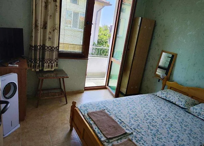 дом попови * Cernomoreț