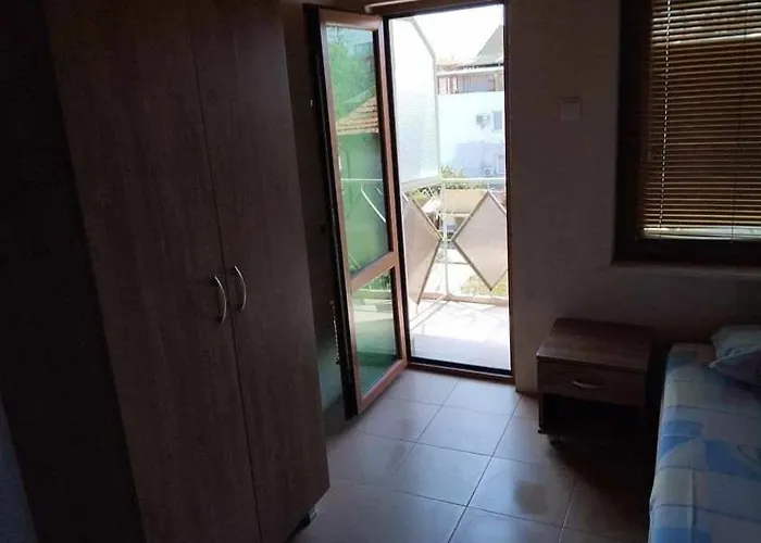 дом попови * Tjernomorets